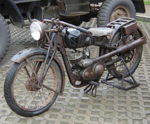 Купить иж 8. Мотоцикл ИЖ 8. ИЖ Вега 8.201 мотоцикл. Мотоцикл ИЖ 8 1938. Мотоцикл л-8 ИЖ-12.